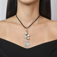 Colar Patuás H. Stern em prata, diamante e pérolas