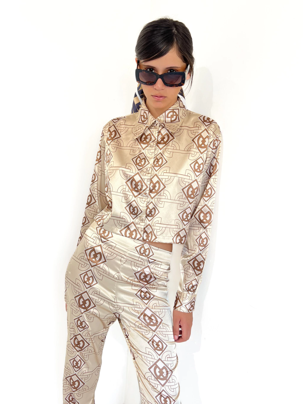 camisa monogram Tofu corta