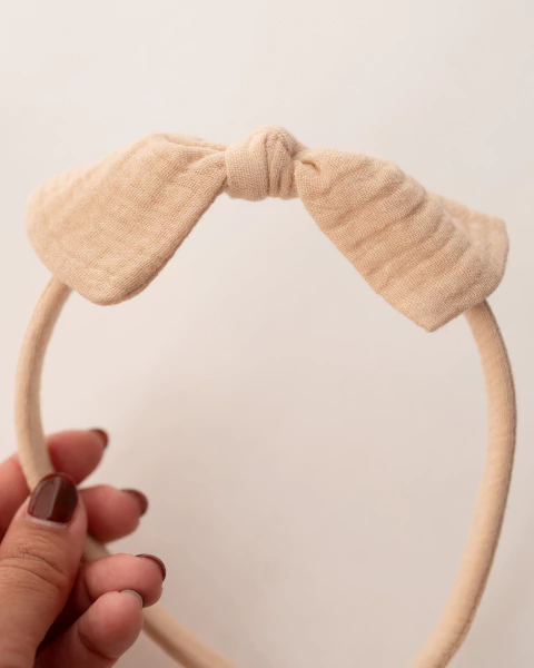 VINCHA RIGIDA BEIGE CLARO - comprar online