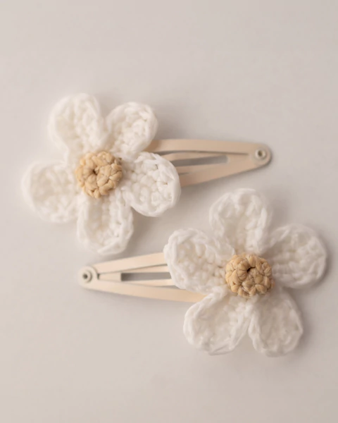 Par de Tictac con flor tejida crema - comprar online