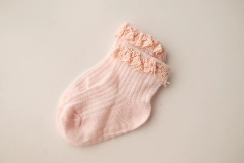 MEDIAS CON PUNTILLA ROSA BEBE DE 1 A 3 AÑ0S