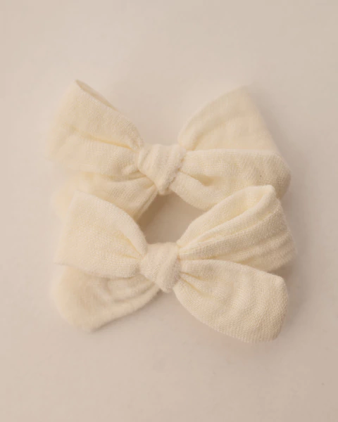 PAR DE MOÑOS MINI ROSARIO DE GASA MANTECA - comprar online