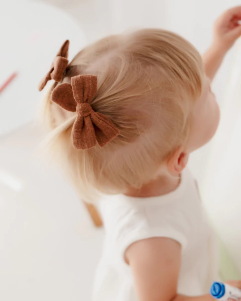 PAR DE MOÑOS MINI ROSARIO MARRON - comprar online