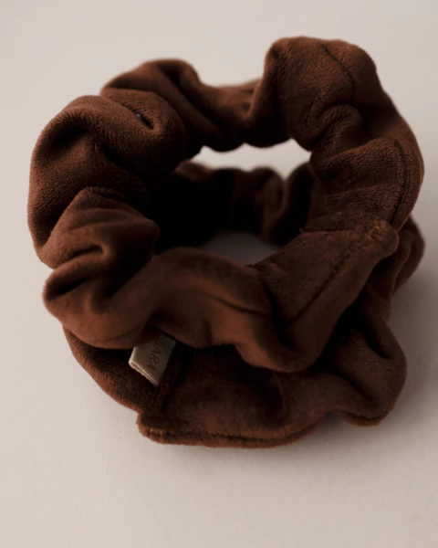 PAR DE SCRUNCHIES DE PLUSH MARRON - comprar online