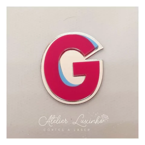 Aplique em Acrílico Inicial Tik Tok Colorida (3 peças)