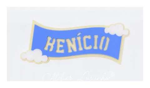 Aplique em Acrílico Plaquinha com Nome Simples e Nuvens (3 peças)