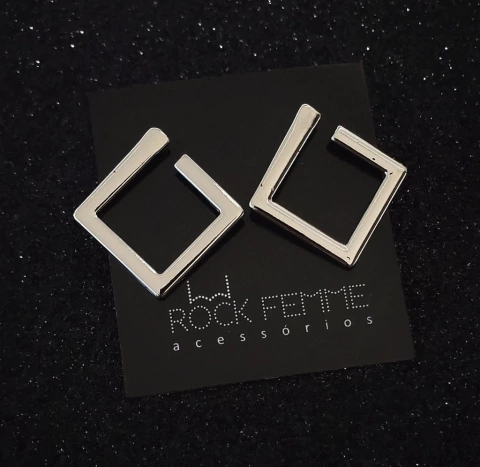 Brinco Quadrado Prateado