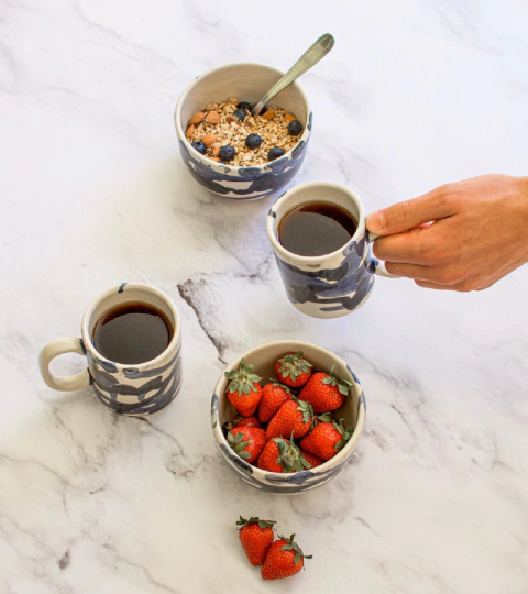 Set desayuno para dos personas tazas y cerealeros