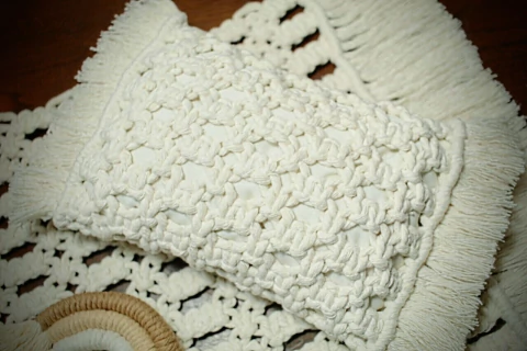 Travesseiro macramê