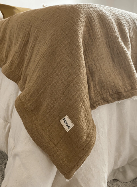 Manta Pehuenia Avellana