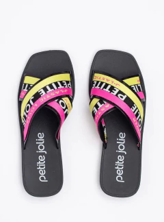 Chinelo Petite Jolie Vibe Preto e Branco PJ6437