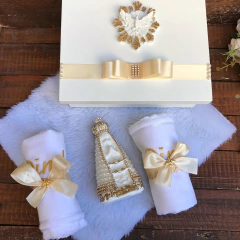 Caixa Convite com Toalhas Bordadas na internet