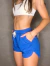 Short de linho ecológico feminino na cor azul royal da Coconut Made, perfeito para um visual vibrante e sustentável.