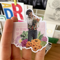 Sticker Charly con flores