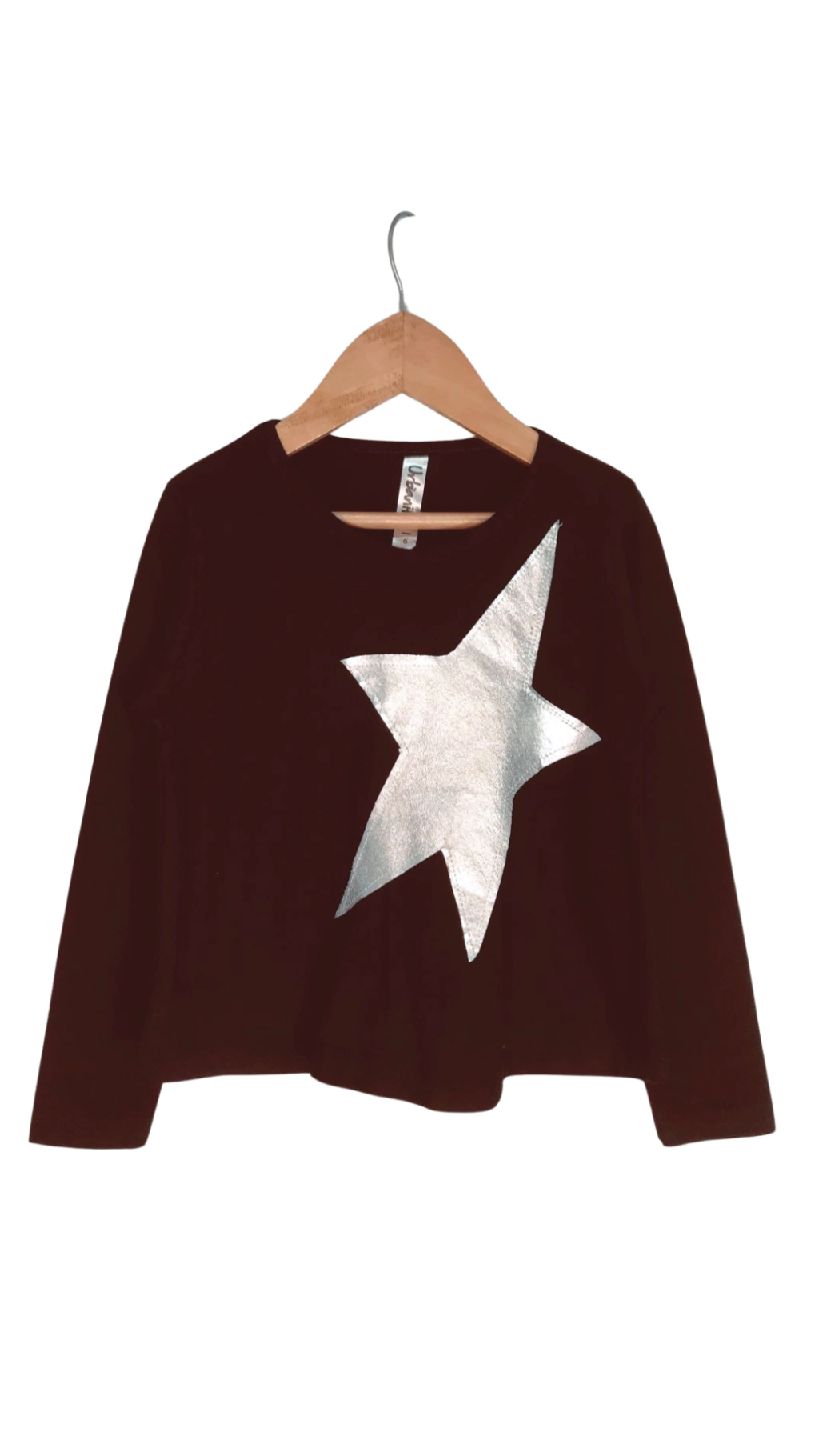 33412 Remera Negra Con Estrella