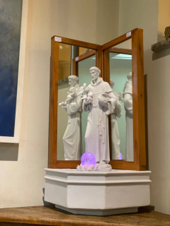 Fonte de Água São Francisco Espelhada - Marmorite (62cm) - Bi-Volt - Zenz Arts