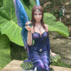 Fada com Lobo - Resina (23cm) - comprar online