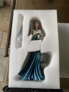 Imagem do Fada com Lobo - Resina (32cm)