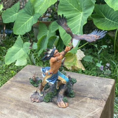 Escultura Índio com Águia - Veronese 32cm - comprar online