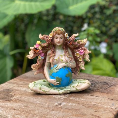 Gaia Deusa Mãe Terra Fertilidade Estatueta Resina Veronese (17cm)
