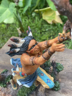 Escultura Índio com Águia - Veronese 32cm - loja online