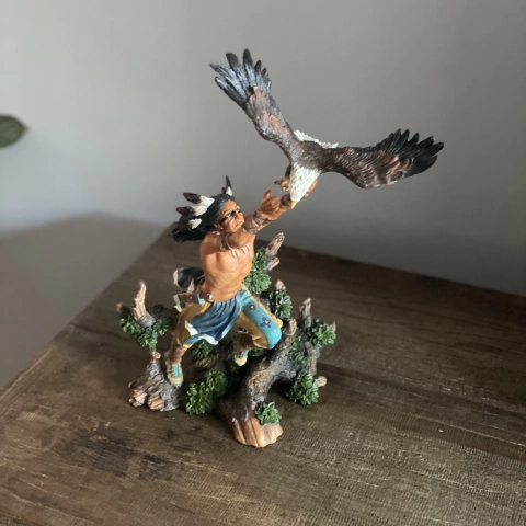 Escultura Índio com Águia - Veronese 32cm