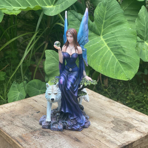 Fada com Lobo - Resina (23cm)