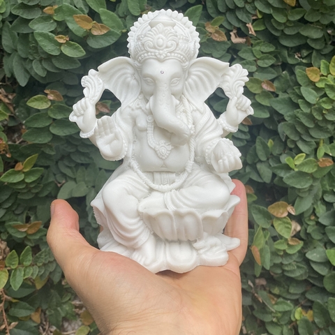 Escultura Ganesha Lótus - Marmorite (16cm)