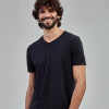 Camiseta Preta Guilherme Soul 100% Algodão Gola V e Gola Careca Slim Fit