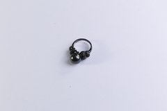 ANEL EM PÉROLA NEGRA COM DETALHES CRAVEJADOS EM MINI ZIRCÔNIAS - comprar online