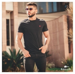 CAMISETA MASCULINA SALLO PRETA MALHA