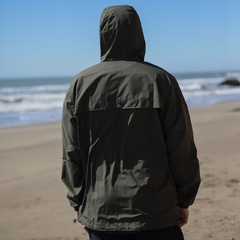 CAMPERA ROMPEVIENTO IMPERMEABLE CHAMA (VERDE MILITAR) - Recife Company