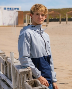 CAMPERA ROMPEVIENTO AMANSI (GRIS CLARO)