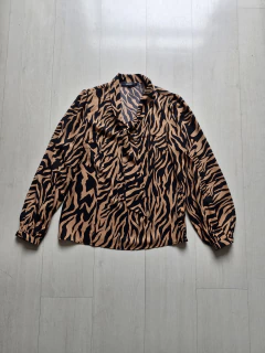 Blusa Amaro animal print P - comprar online