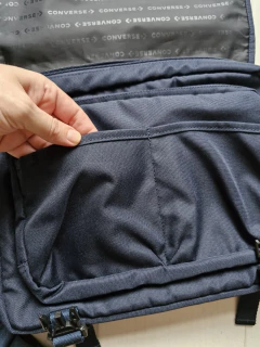 Bolsa carteiro marinho Converse na internet