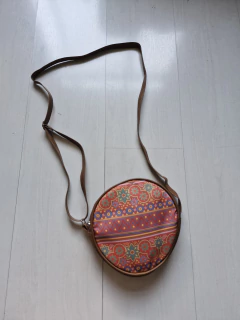 Bolsa tiracolo redonda estampada - comprar online