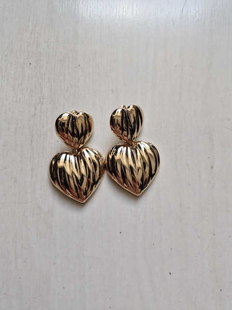 Brinco de coração dourado - comprar online