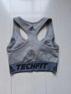 Top Adidas Techfit cinza PP - comprar online