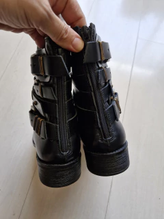 Bota em couro preto com fivelas 35 - loja online