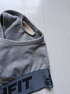 Top Adidas Techfit cinza PP - Brechó SP