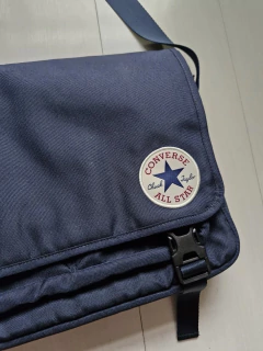 Bolsa carteiro marinho Converse - comprar online