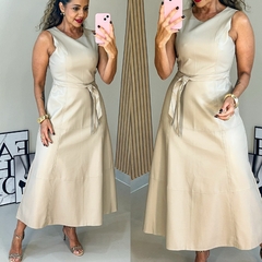 Vestido Midi Evasê Couro Liliane Bege