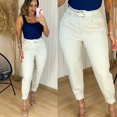 Calça Cenoura Alfaiataria Eliana Cru