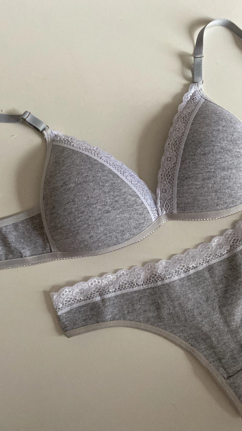 Conjunto Soft Anahí Alg/Puntilla Gris - comprar online