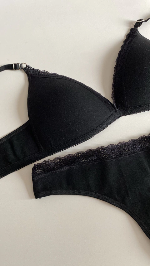 Conjunto Soft Anahí Alg/Puntilla Negro - comprar online