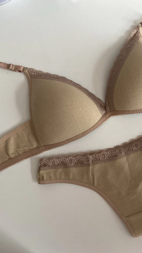 Conjunto Soft Anahí Alg/Puntilla Avellana - comprar online