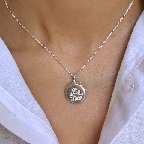 Dije Chapita Be Free - comprar online