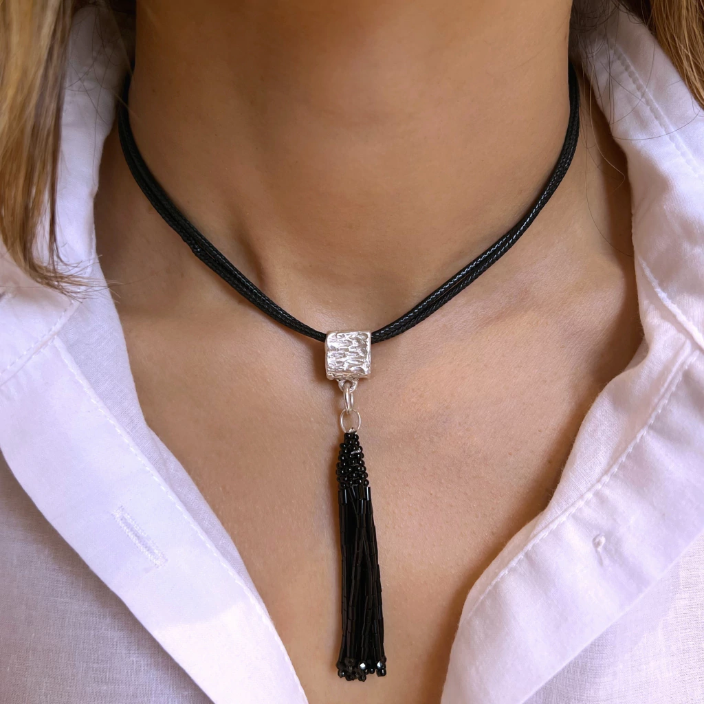 Collar Bohemia Chic Flecos Negros Plata thumbnail 3