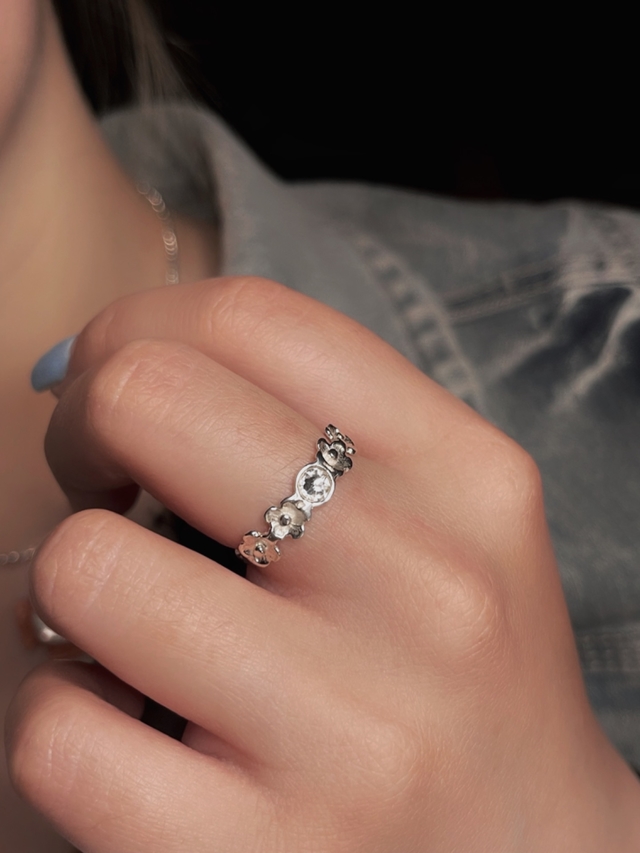 Anillo Holanda Con Flores Y Cristal thumbnail 2