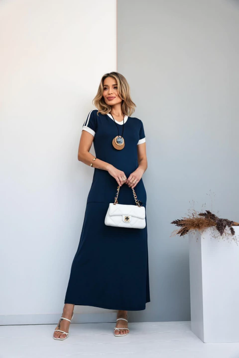 Compre direto da fabrica. Vestido feminino longo azul marinho com manga curta, gola V, detalhe faixa em off white nas mangas
